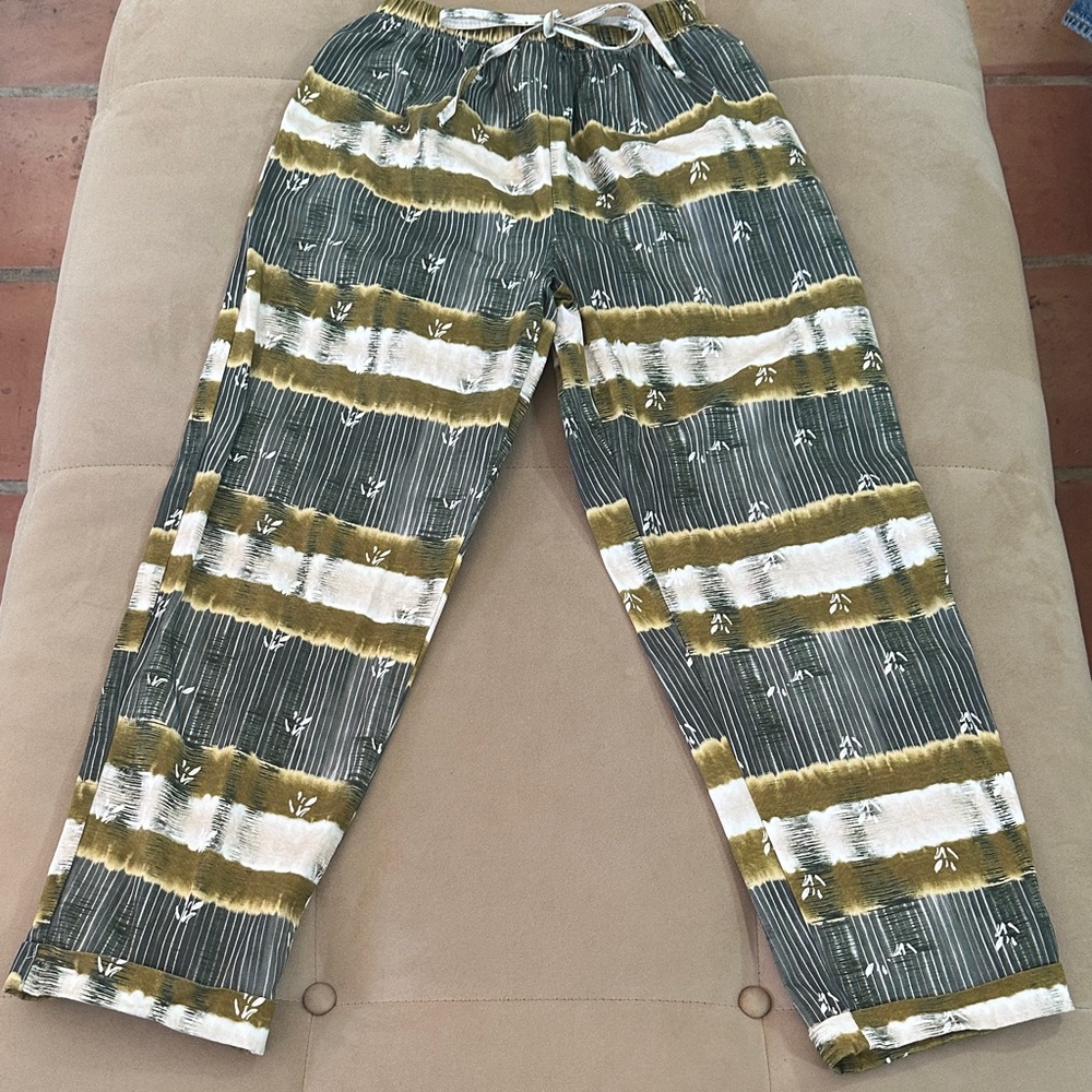Cotton elastic Tahitian design pants